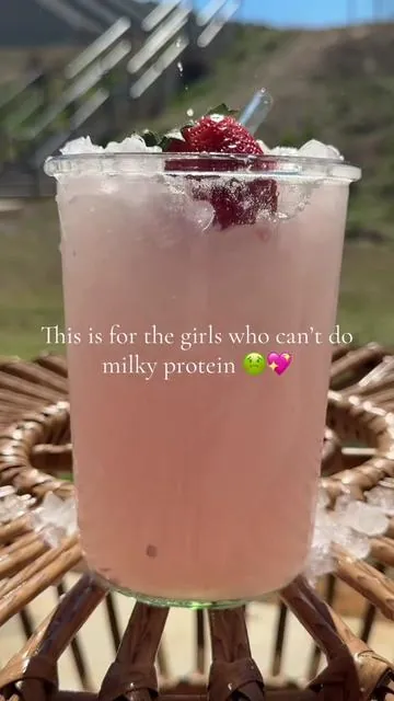 I’m not a “shake girl” but I am a cute drink girl 💅 This clear protein is light, refreshing, and actually enjoyable to drink 💖 selfcarehabits 	#tiktokshopfinds 	#healthmadecute 	#drinkyourprotein 	#wellnessgirl
