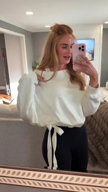 OBSESSED 🎀 This pullover is soo comfy and the cutest piece to layer over your fav active sets 🤍 #activewear #pullover #athleisure #pilatesoutfitideas #sportychic 