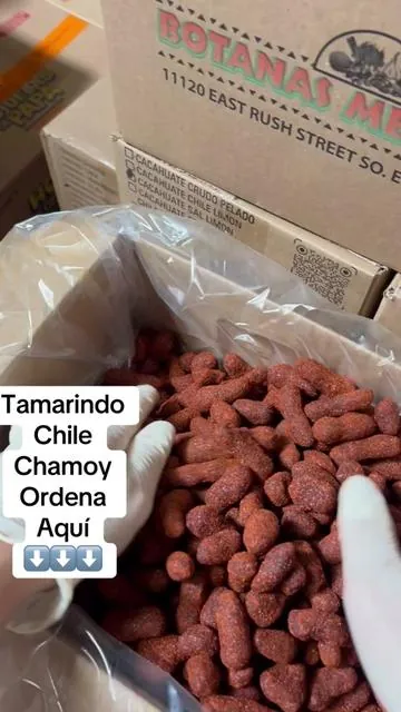 Tamarindo con chile y chamoy #tamarindo #tamarindoconchile #tamarindoconchoy #saboresdemexico 