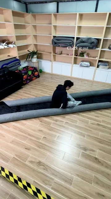 the viral TikTok rug#rug #homedecore #houseinspo #fluffyrug #softrug #rugs #rugsoftiktok #TikTokMadeMeBuylt #tufting #fluffmat #pinkcarpet #girlythings #girlyroomdecor #pinkdecor #boyroom #asheley #asheleybaca #viral?tiktok🥰 #washablerugs #apartmentdecor #blanketlife #transformyourspace #reallife #foralimitedtime#furniture#coolingblanket#fyp #foryoup #fypシ