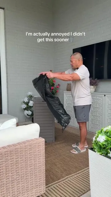 The one thing missing from every backyard this summer☀️🗑️  Aesthetic outdoor trash can 