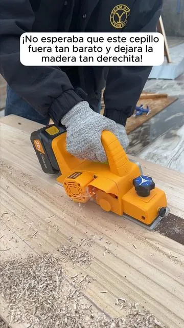Cepillo Eléctrico 15000RPM Muy Potente#planer #constructionworker #woodworkingtools #dewalt #powertools 