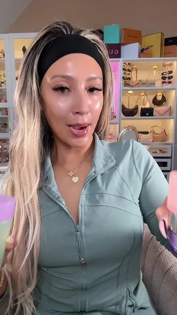 🧖‍♀️✨ Clinique Complete Glow Collection Set | A TikTok Exclusive✨#clinique #cliniqueskincare #tiktokshopstockup
#tiktokshopmothersday#tiktokshopcreatorpicks 

Posted on 04/13/2026 | Prices & promos were accurate at time of posting but may change. This is my personal testimony. Results may vary. 