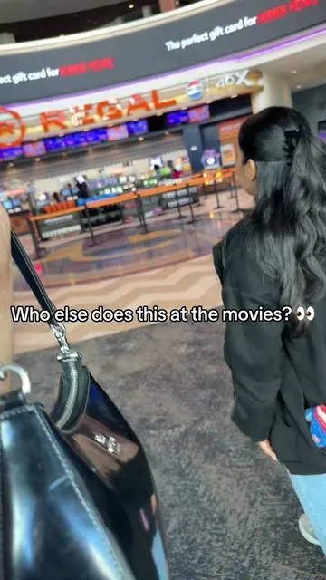 Comfort hoodie for travel and for the movies has 11 pockets