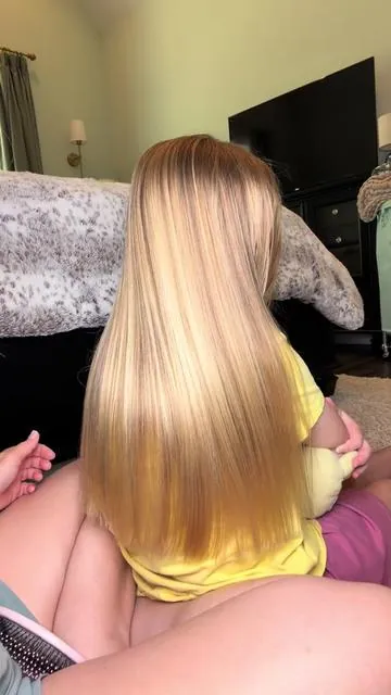 This made brushing her hair so much easier 💛
#bareanatomyhairserum #silkyhair #shinyhair #hairtok #deephydration 
