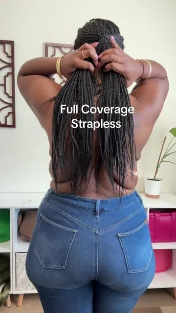 The full coverage strapless bra by @Shapermint #plussizefashion #straplessbra #plussizefashion #midsizefashion #OOTD 