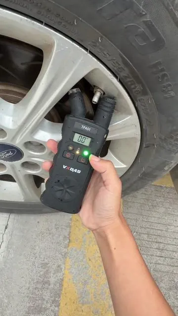 ✅ Tu propio carro te avisa cuando cada llanta está lista.#CarHacks #TikTokShopDeals #MexicanMechanicTips#TPMSReset #TirePressureSensor