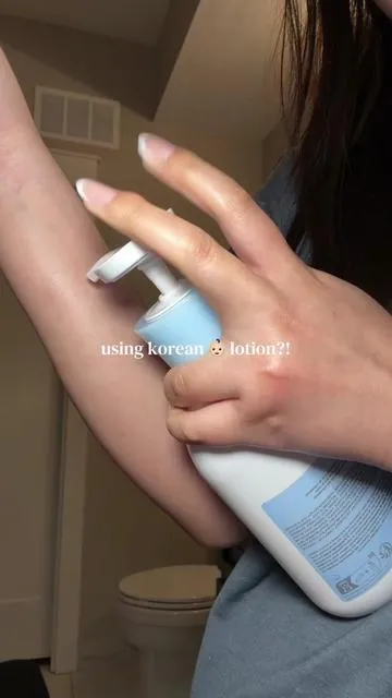 extremely lightweight, gentle, and no sticky feeling at all!!  #illiyoonceramideatoconcentratelotion #koreanskincare #sensitiveskin #tiktokshopstockup 
#tiktokshopcreatorpicks @ILLIYOON US 

Posted on 04/17/2026 | Prices & promos were accurate at time of posting but may change. This is my personal testimony. Results may vary.