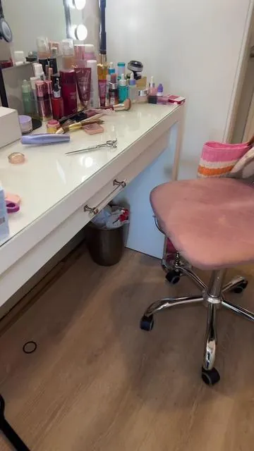 Before you go chopping your hair off …GET THIS!!  IGK Paid In Full is a salon quality treatment for a fraction of the price! @IGK Hair    #hairgloss #splitends  #shinyhair #hairtransformation  #damagedhair  