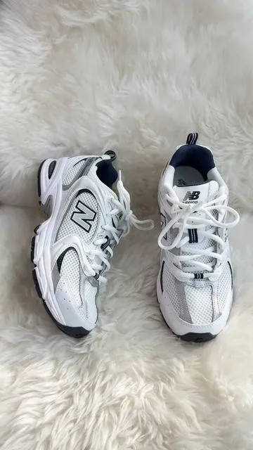 Daily shoes!🤍👀😘#asmr #fly #flykicks #newbalance #comfyshoes 