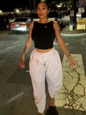 These pants are it.. grab em ! Pants  🔗 above #womensfashion #womensfashiontrends #tiktokcreatorpicks #outfitinspo 