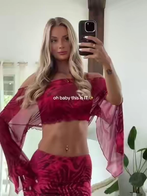 wearing size XS in maroon 🌺🐅