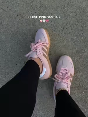 Enamorada 🩰🤎
#adidas #sambas
#adidassamba #fyp #shoes