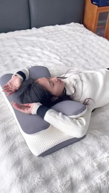 I didn't need a new bed. I needed THIS pillow.👀 #pillow #pillows #memoryfoam #backpain #ergonomicpillow    