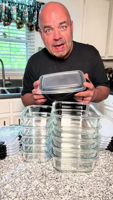 Avoid BPA and microplastics getting into your food with this 10 piece glass food storage containers. #mealprep #foodcontainer #bpafree #kitchenware #glassfoodcontainer 