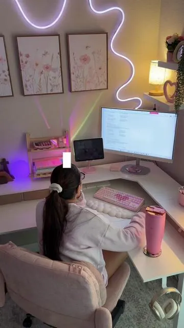 Quite literally the perfect chair! So comfortable, love the adjustments to everything, overall a MUST if you are sitting in a chair all day long! #pinkchair #office #officechair #desksetup #deskchair 