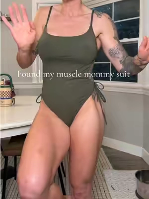 My sizing deets - Size small and I’m 5’5, 130lbs, bust DD, hips 34” and waist 26”

#womensbathingsuits #bathingsuitsformoms #bathingsuits 