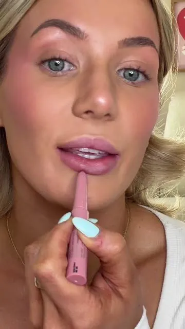 A cool toned pinky lip liner stain is actually what my dreams are made of😂💕 @Laka US #cooltonedmakeup #kbeauty #koreanmakeup #viralmakeup #lipstain 