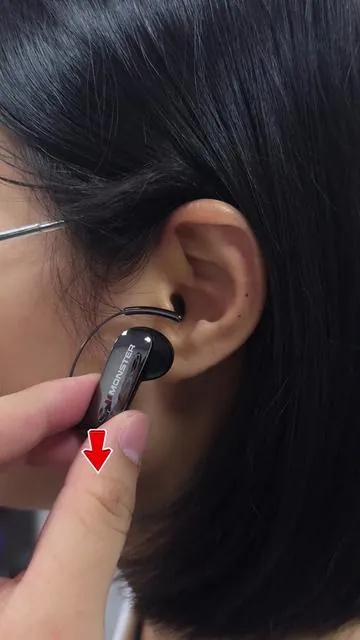 The headphones everyone’s talking about 🔥🎧#earbuds #tiktokshop #airpods #tiktokshopstockup 