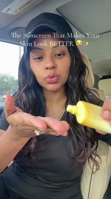 If you hate sunscreen because it feels heavy or leaves a white cast… this is the one 😭✨ this Sungboon Editor blurring sunscreen is lightweight, matte, and literally smooths your pores while protecting your skin. No white cast, no greasy feel… just soft, flawless skin 🤍 #koreansunscreen #spf40 #nobwhitecast #poreblurring #hannarobinson @SUNGBOON EDITOR 