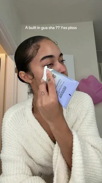 This is actually so innovative & I lovee it @anua_global 💖  #facialmassage #guasha #anuaskincare  #tiktokshopstockup 