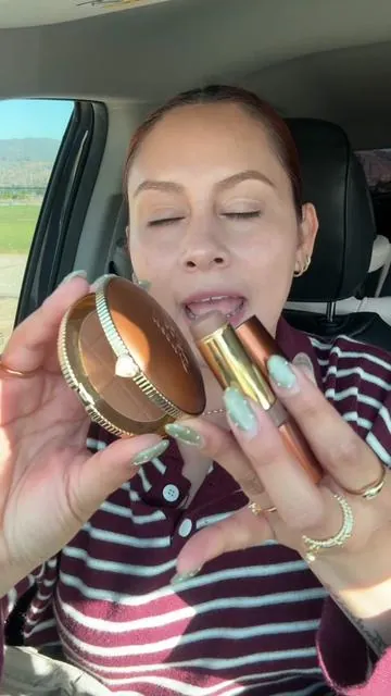 #toofacedbronzer #bronzerstick #bronzer #TikTokShopCreatorPicks #TikTokShopStockUp 