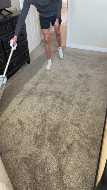 Don’t make the same mistake I did and make sure you grab yours while they’re still offering that coupon! #shark #sharkvacuum #cordlessvacuum #cleaning 