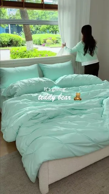 Cool mint green pintuck comforter 🌿✨ Soft gathered texture with a fresh, calming vibe — cozy, breathable, and perfect for a light spring/summer bedroom 🛏️
#blanket #BedsureMessyAestheticChallenge #BohoBedSet #BedsureComforter #Bedsure #cozyvibes #TikTokShopHolidayHaul #stockup #newfave #TikTokShopSpringGlowUp #BedsureCoolingNewArrivals #mothersday #summervibe #summervibes☀️
