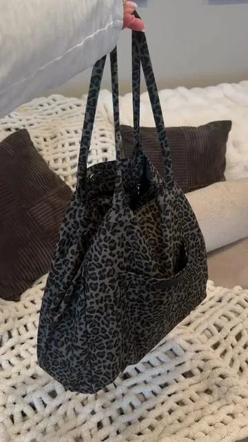 cuteeee Tote Bag 🖤 #leopardtotebag #fyp 