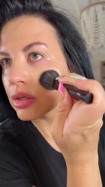 👌🏼
#glowyskin #summermakeup #glowymakeup #skintint #tintedmoisturizer @mixsoon 