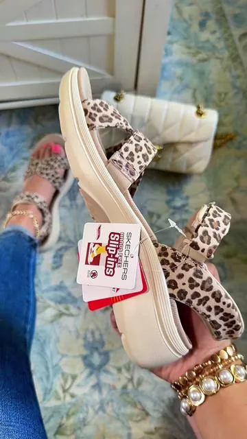 New Skechers slip in sandals 😍😍 #skechers #sandals #widefootfriendly #tiktokshopcreatorpicks #newdropsforyou 