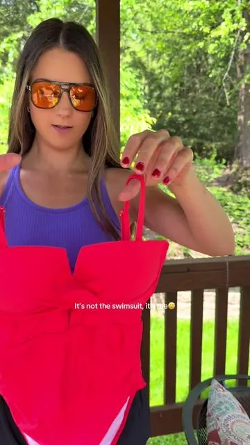 Still obsessed with this one piece swimsuit 🤩  #summervibes #popvil #swimsuits #onepieceswimsuit #tummycontrolswimwear 