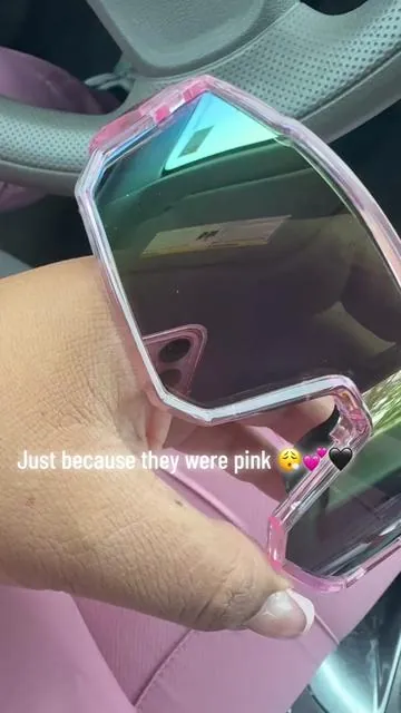 So in love 😩🖤🎀