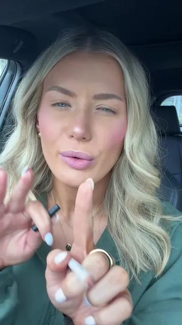 The universal nude lip??👀 @Makeup By Mario #lipcombo #viralmakeup #lipplumper #tiktokshopcreatorpicks 