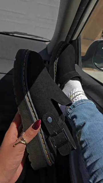 #clogshoesforwomen #clogshoes #clogs #summervibe 
