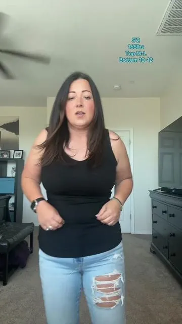 I’m up to 7 colors now and I would get more! #tanktop #summertop #midsizefashion #over40fashion #ootd 