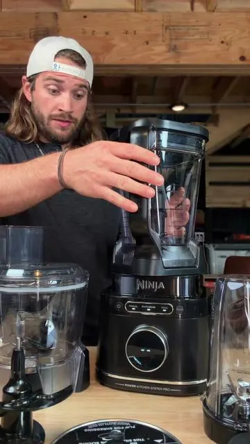 Blender, food processor and smoothie maker all in one 