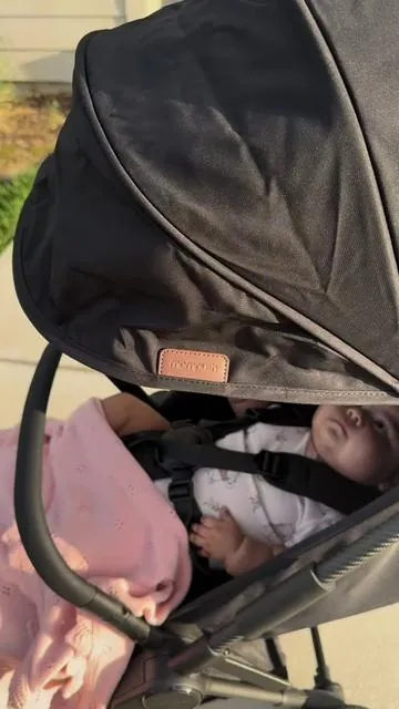 the stroller all the mommies need 😍🎀 #lightweightstroller #babystroller #toddlerstroller #foldablestroller #CapCut 