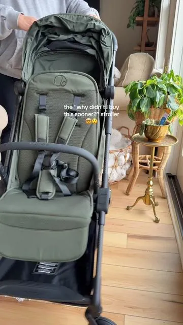when your stroller makes traveling with littles easier>>> @Mompush US  #tiktokshopcreatorpicks #tiktokshopmemorialday #tiktokshopdealsforyou #stroller #travelstroller 