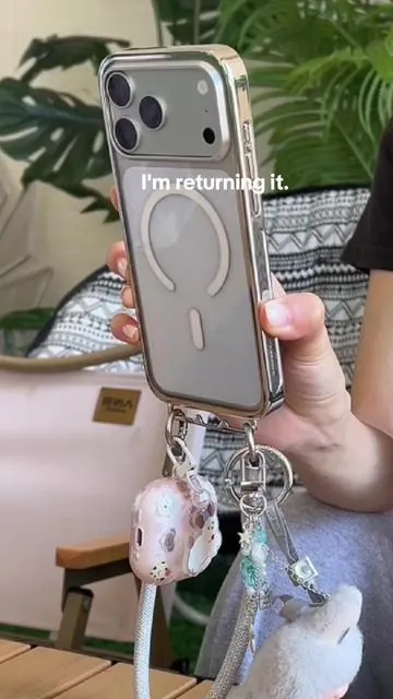 No pad, no bulk—just grab and go.#iphone17promax #linkoo #keychain #casekoo #summervibe 