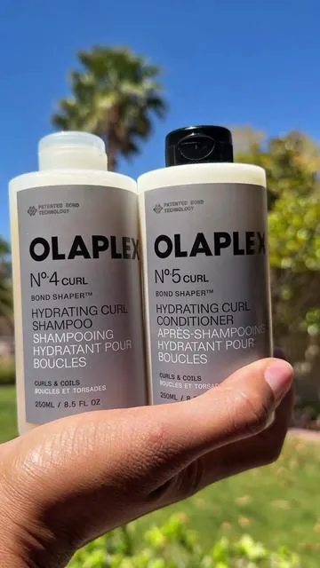 This is what happens when bond repair meets curly hair care 🤍 @Olaplex  #washday #curlyhair #olaplex #hairtok #curlyhairroutine 