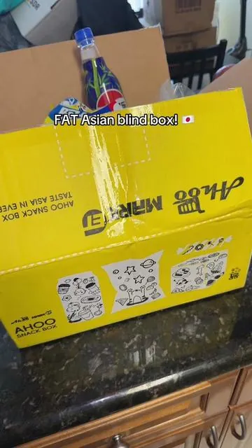 So much more fun than American snacks 

#asiansnacks #asiansnackbox #japanesecandy #japanesesnacks 