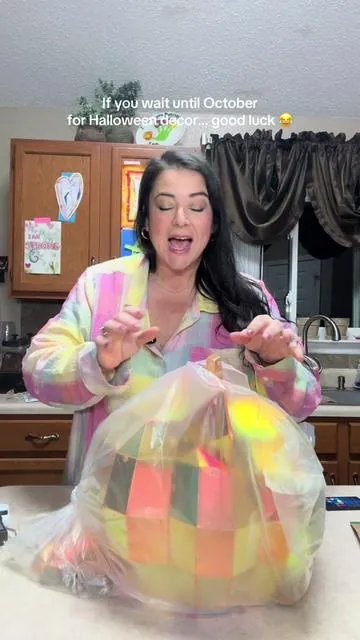 The people judging Halloween in May are the same ones asking for links later 👀 @QVC, Inc #halloween #pumpkinseason #SummerVibes #tiktokshopcreatorpicks #laurensshoppicks 