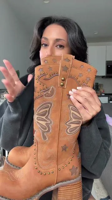 Boots really said ⭐️🦋✨🤠