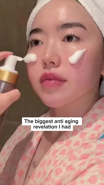 After decades of settling for "close enough" shades, there's finally a better way. This innovative foundation actually adapts to YOUR unique skin tone -no more guessing, no more mismatches.