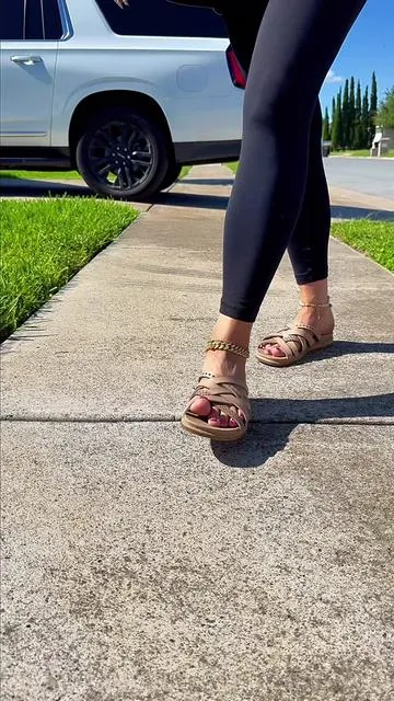 Comfortable sandals can be cute too! #skecherssandals #comfortablesandals #womenssandals #summersandals #tiktokshopcreatorpicks 