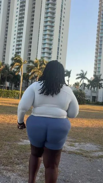 One thing about these @BRXL shorts… they gon’ hold the girls, smooth the tummy, AND make the booty sit right 😘  #tiktokshopcreatorpicks #tiktokshopcreatorpicks #brxl #plussizefashion 