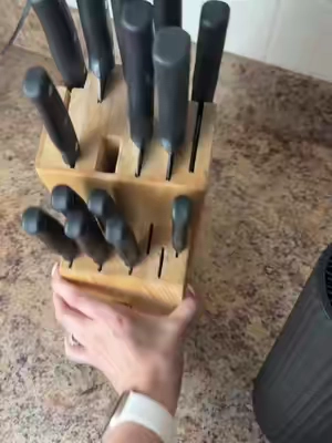 This universal knife block set not only is more sanitary than the old style knife blocks, but it also comes with every high-quality knife that you’re gonna need around your kitchen #knifeblockset #kitchenknifeset #kitchenessentials #summervibes 