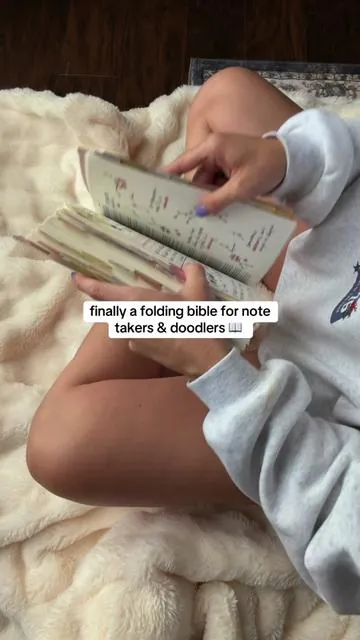 Finally a folding bible for note takers! 🖊️ 