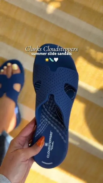 Clarks cloudsteppers summer slide sandals 🩴☀️🤍 #clarkscloudsteppers #sandals #qvc #summerslides 